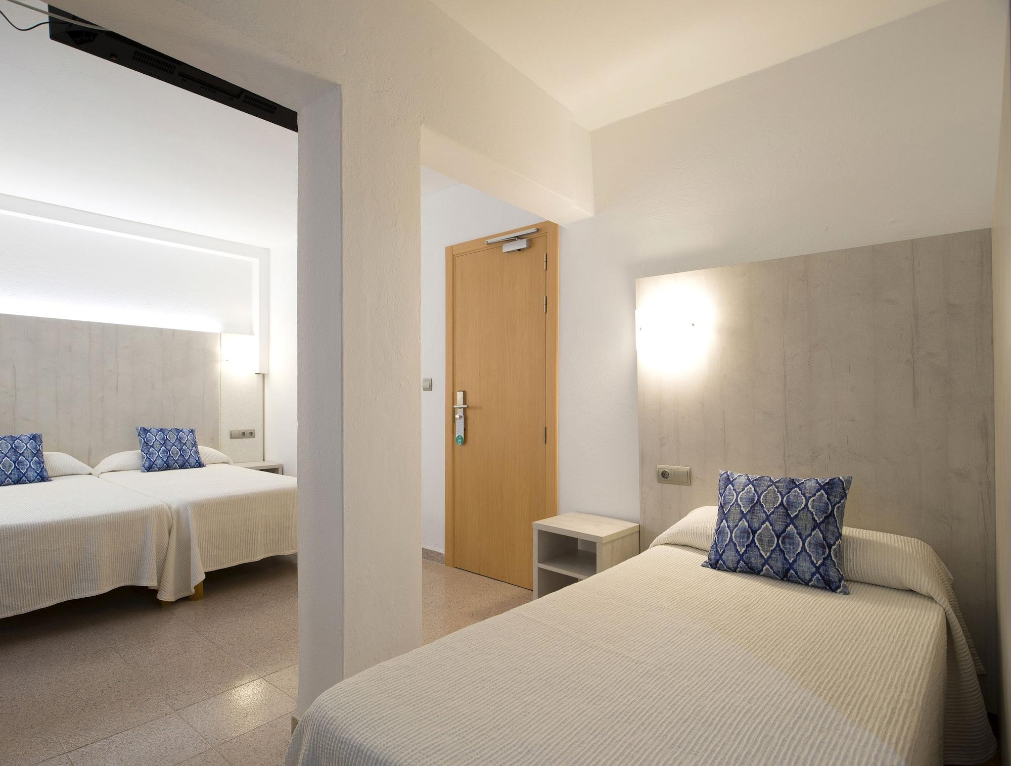 Hostal Roca Sant Antoni de Portmany Dış mekan fotoğraf