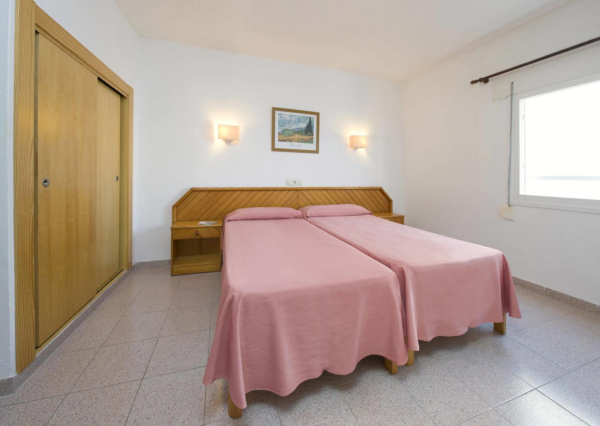 Hostal Roca Sant Antoni de Portmany Dış mekan fotoğraf