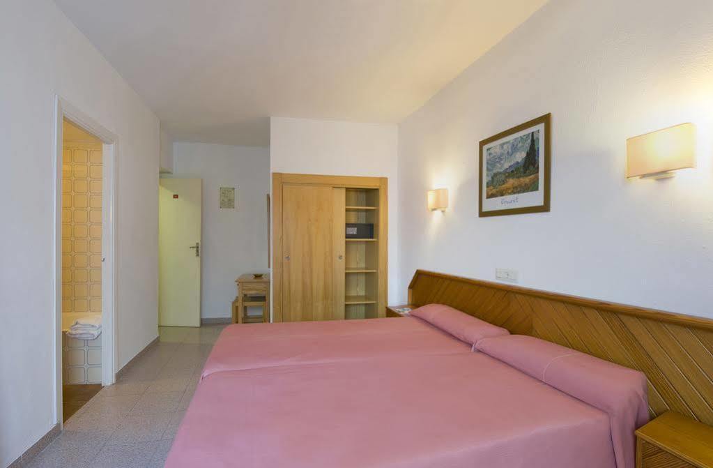 Hostal Roca Sant Antoni de Portmany Dış mekan fotoğraf
